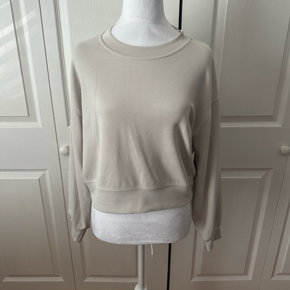 Lululemon Athletica Cream Sweatshirt